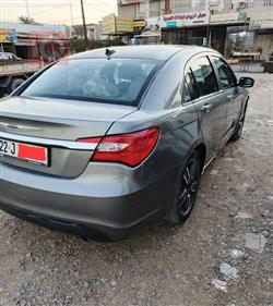 کرایسلەر 200